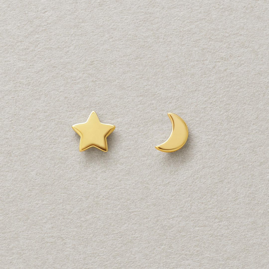 【Second Earrings】 18K 迷你月亮与星星耳环 (黄金) - 耳环/耳夹 - 贵金属 