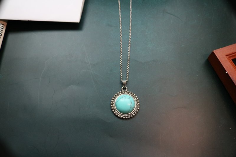 綠色松石項鍊復古圓形吊墜掛飾 - 项链 - 其他金属 绿色