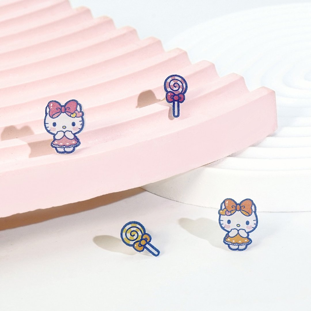 Hello Kitty 50周年-凯蒂猫造型耳环组-甜点款 - 耳环/耳夹 - 其他金属 多色