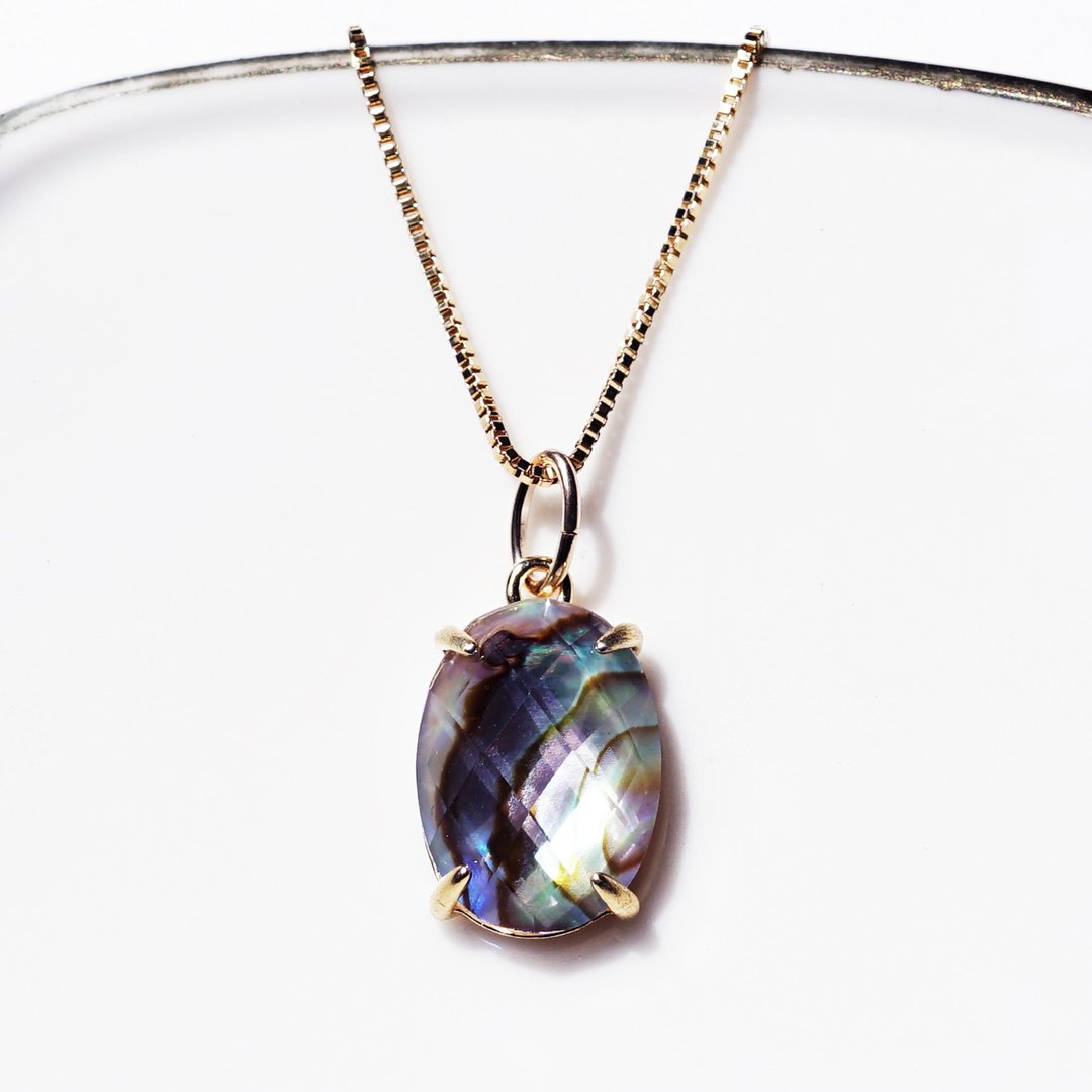 Rainbow underwater avalon shell and crystal oval cabochon necklace - 项链 - 宝石 多色