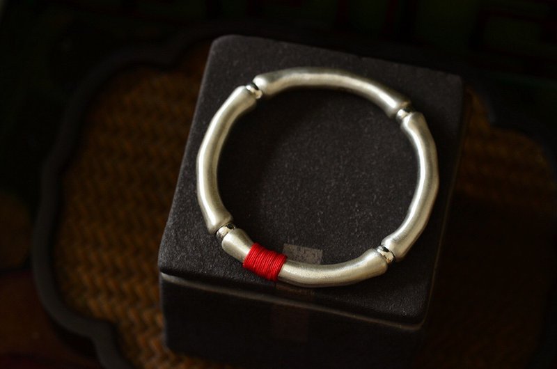 手工纯银简约圆骨半镯 一抹红线设计单圈手串手链 - 手链/手环 - 纯银 银色