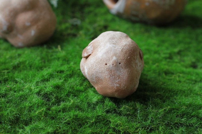 纯手捏有翅膀云朵造型干燥花器 - 花瓶/陶器 - 陶 卡其色