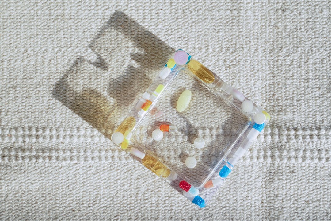 Pills 爱是彩色糖衣包装却没营养的药药 方型 烟灰缸 烛台 - 摆饰 - 树脂 多色