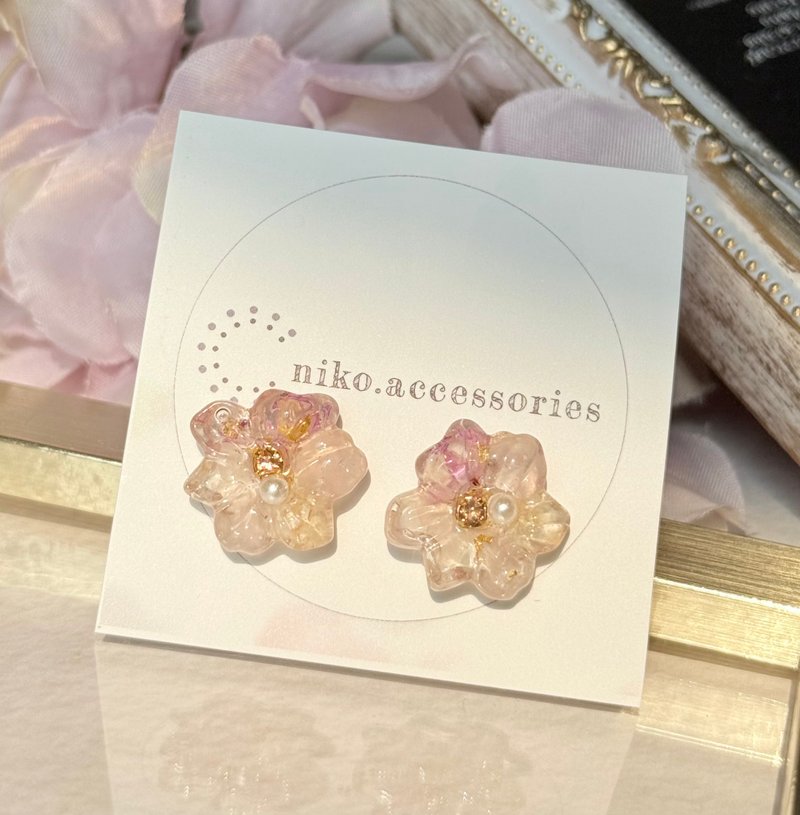 手作耳环  干燥花  日本手作家 - 耳环/耳夹 - 树脂 粉红色