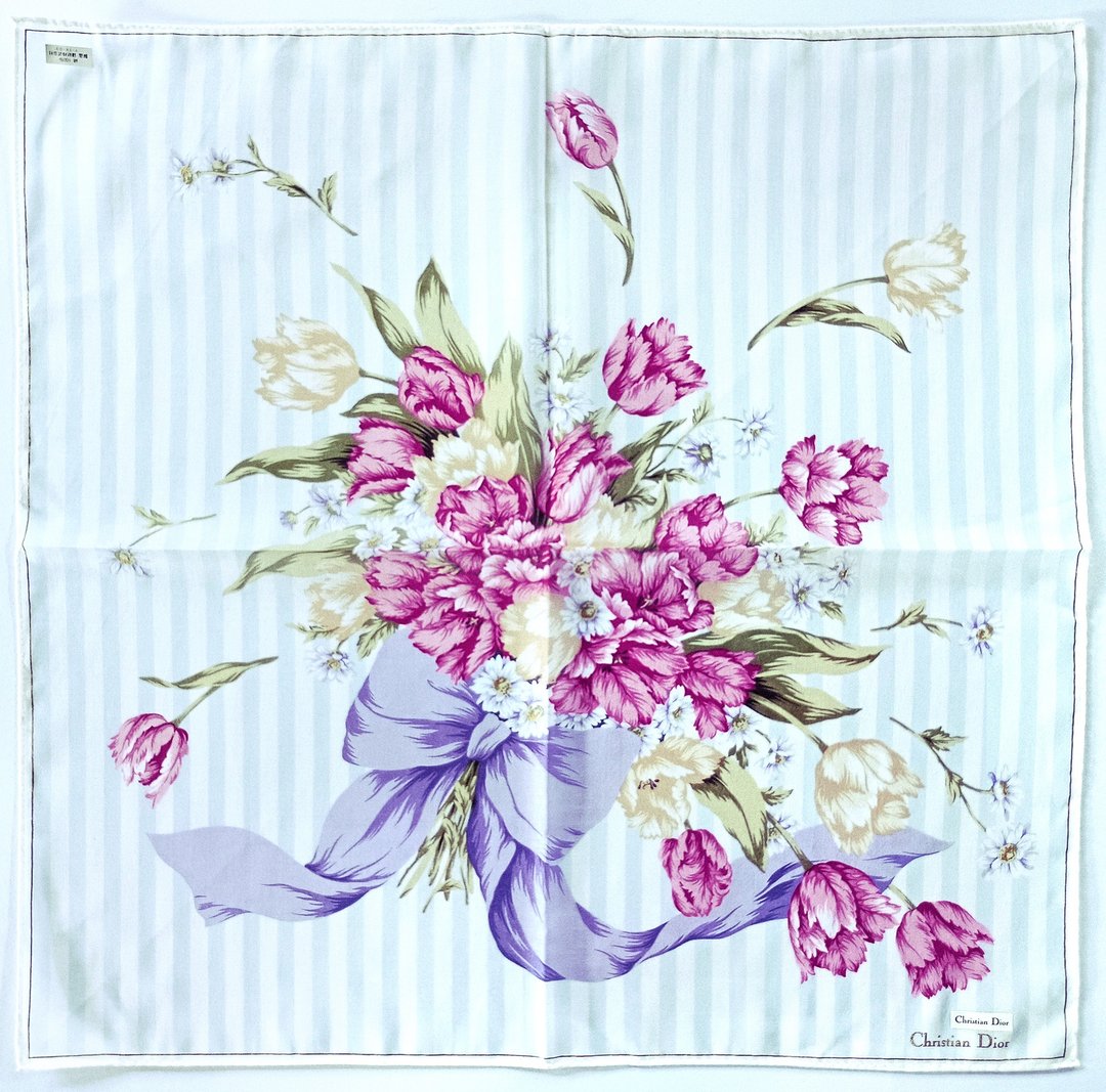 Christian Dior 复古手帕 — 蓝色花束图案 19.5 x 19.5 英寸 - 手帕/方巾 - 棉．麻 紫色