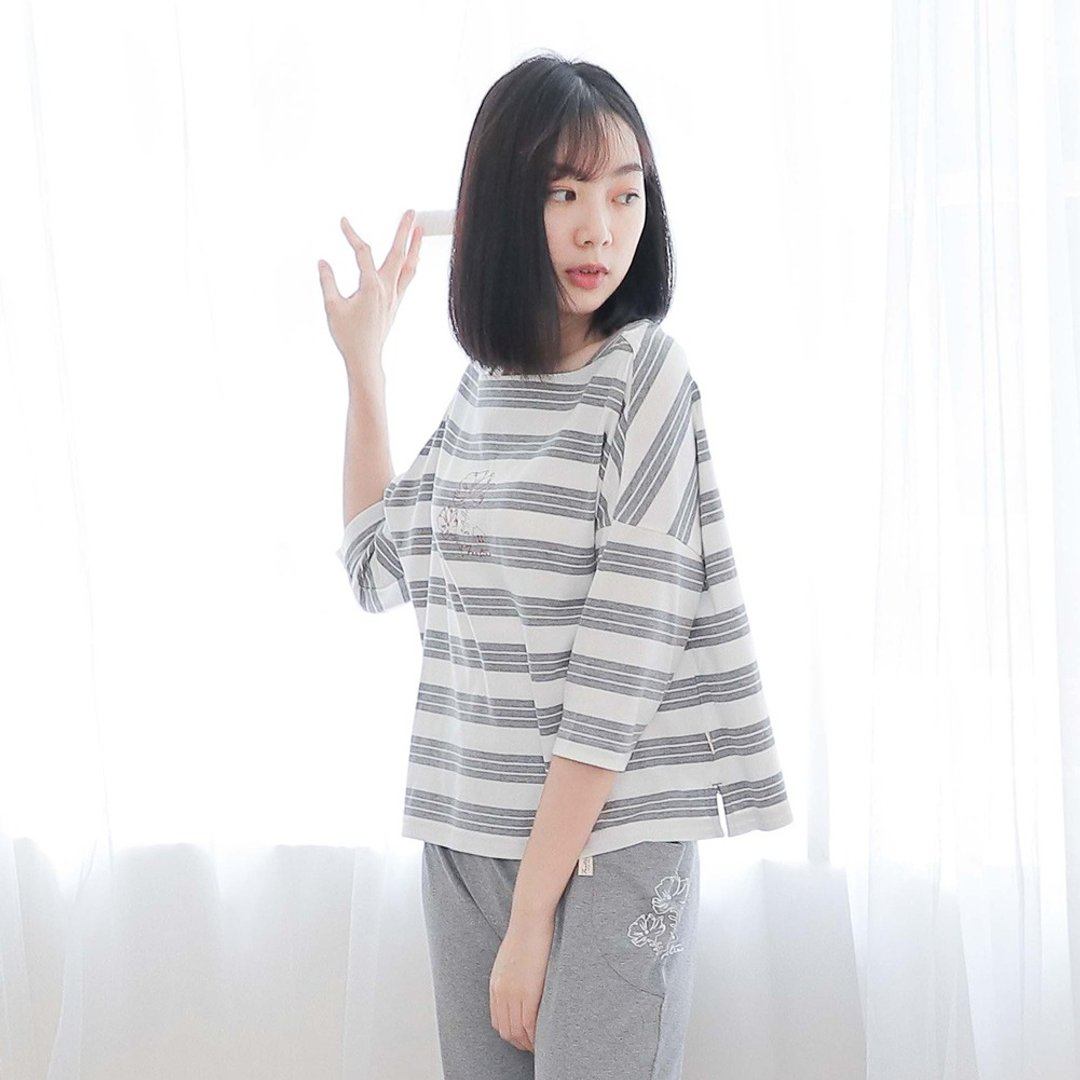 UMORFIL胶原蛋白条纹方领七分袖居家服-灰 - 居家服/睡衣 - 棉．麻 灰色