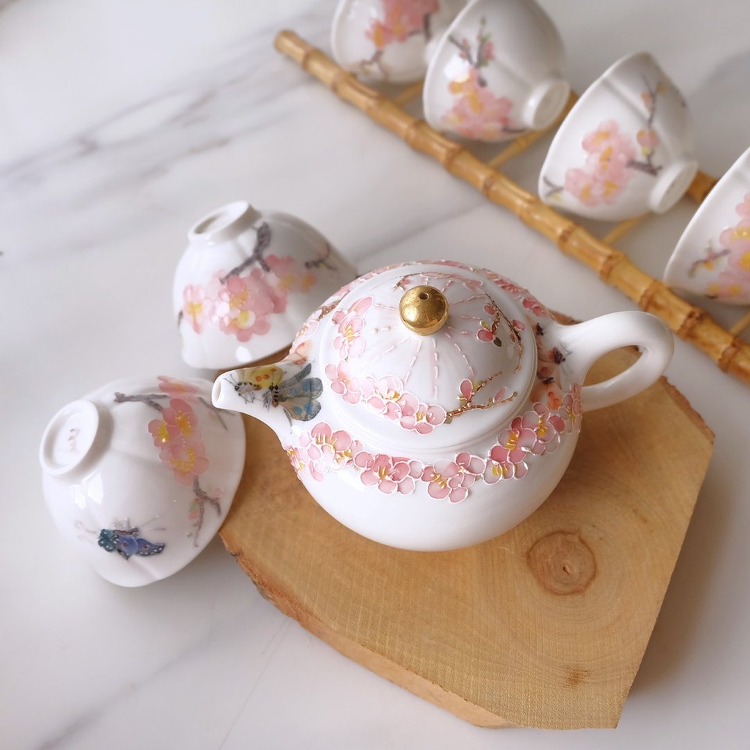 手工烧制・梅开手绘浮雕壶梅花杯组・结婚乔迁礼品 - 茶具/茶杯 - 瓷 粉红色