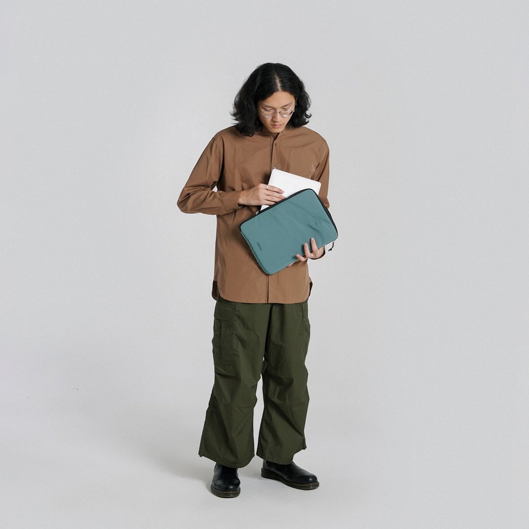 ATELJEE系列 | 14寸笔电斜背手提包 ERLE(晶蓝绿) MacBook 适用 - 电脑包 - 聚酯纤维 绿色