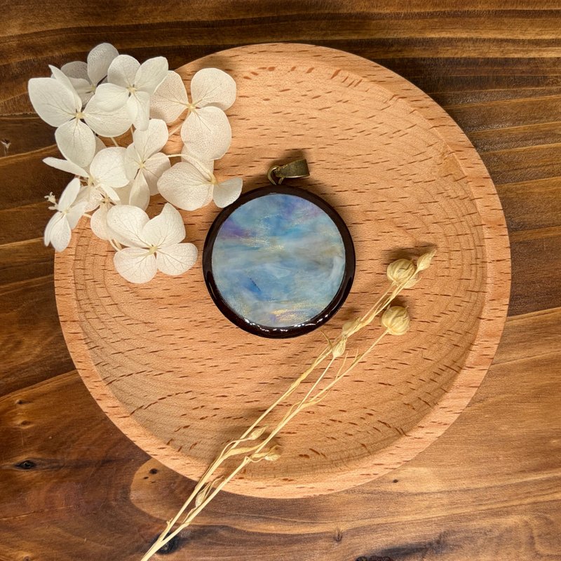 樽盖再生项链吊坠-紫蓝白晕染 NP011 - 项链 - 环保材料 