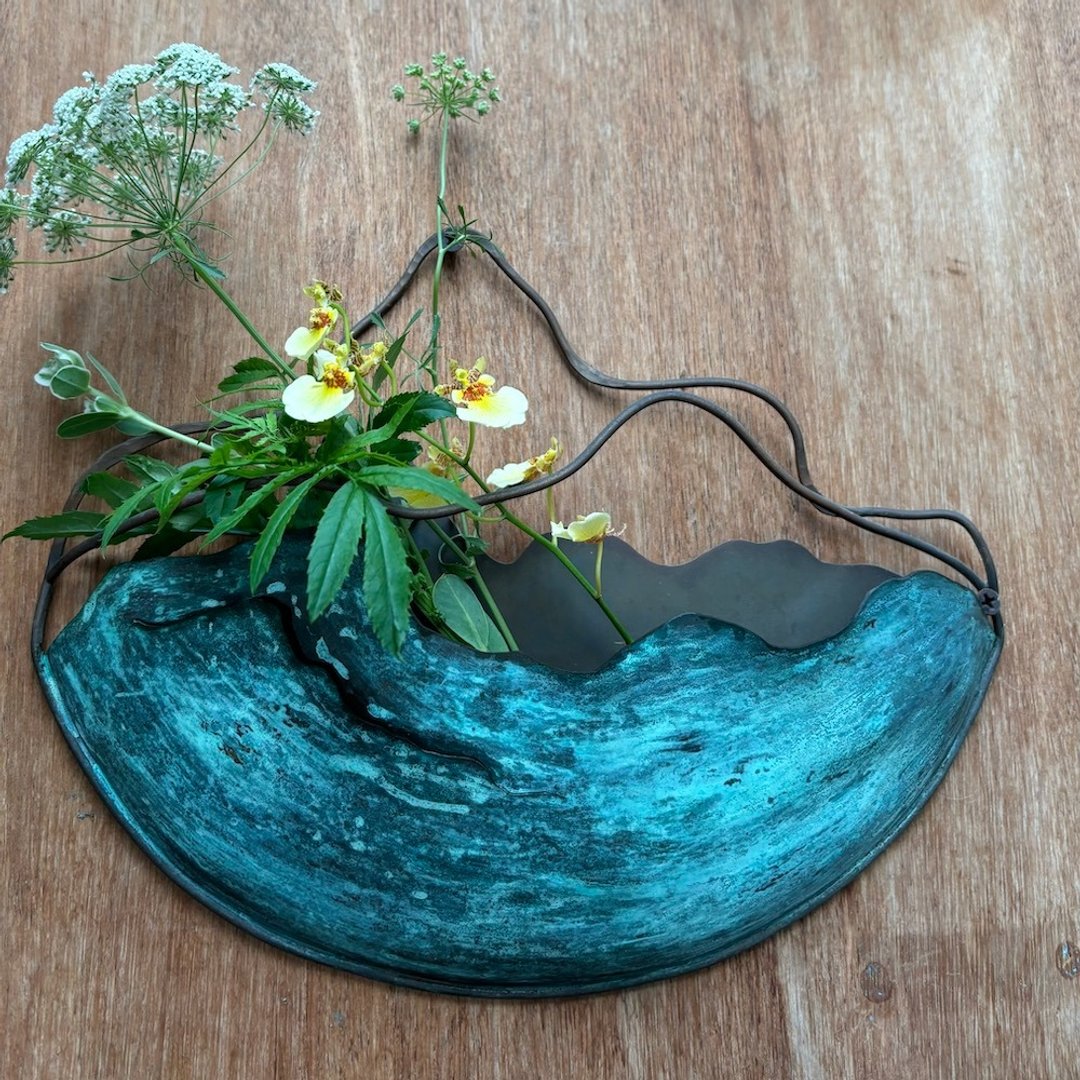红铜制壁挂花器/悠悠山峦D款单品,金工工艺师林静媚老师创作单品 - 摆饰 - 铜/黄铜 