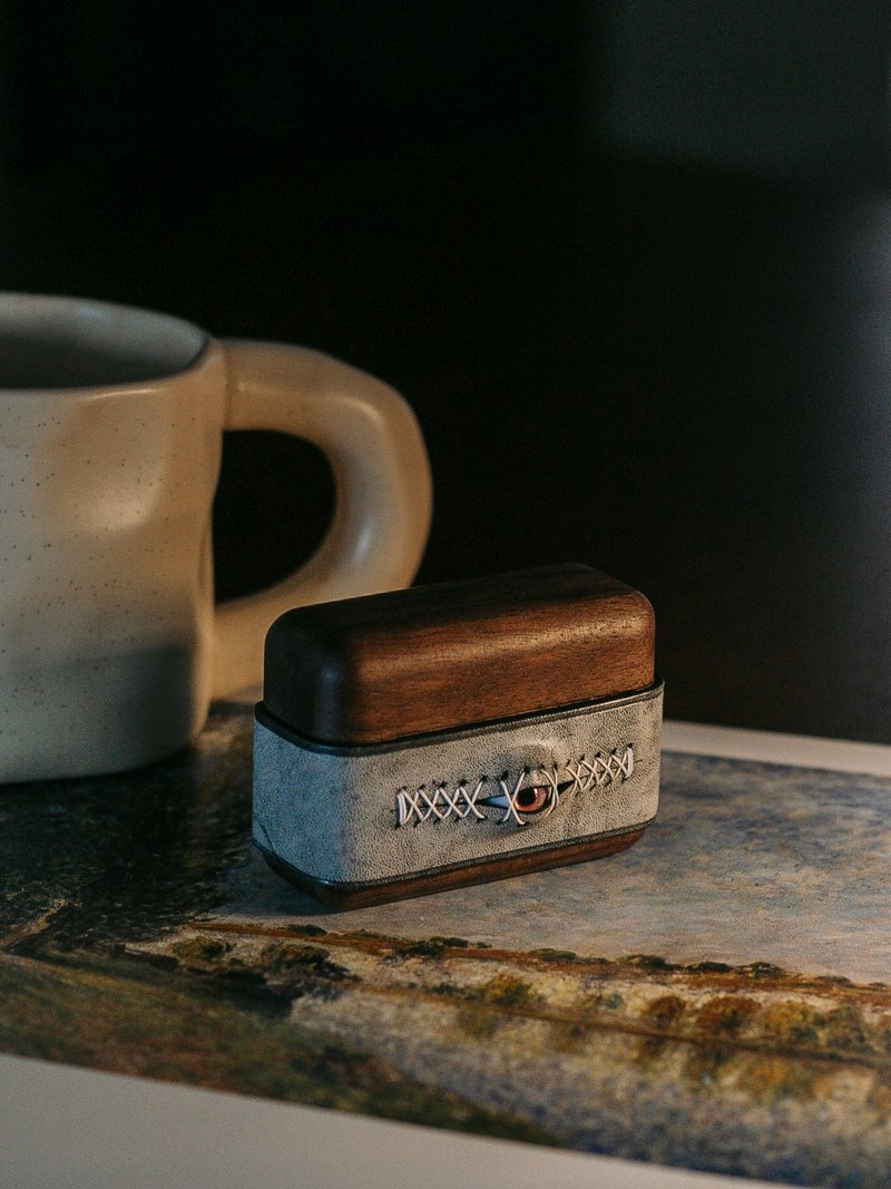 真皮缝线眼睛【AirPods】苹果耳机保护套 - 耳机收纳 - 真皮 