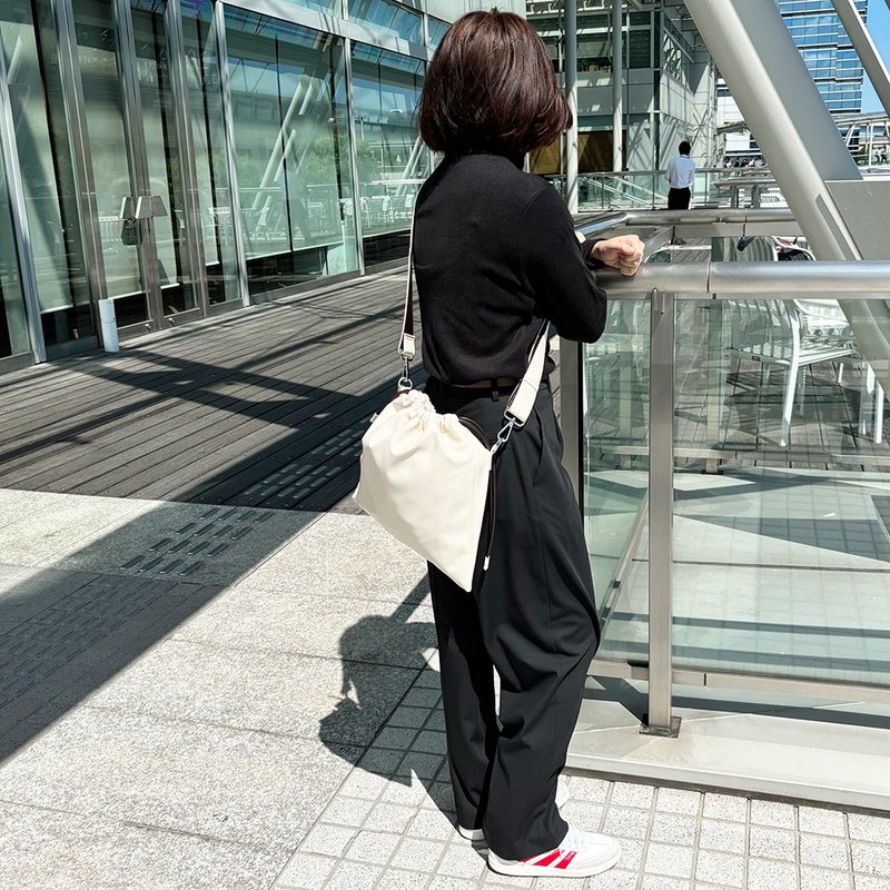 Sac à Corden / 米白色 - 侧背包/斜挎包 - 人造皮革 白色