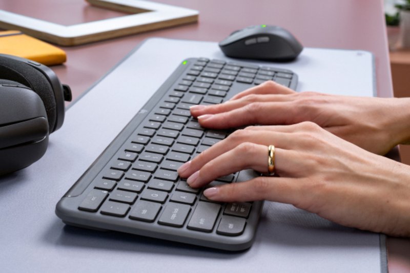 罗技 K950 无线纤薄静音键盘 - 电脑配件 - 塑料 