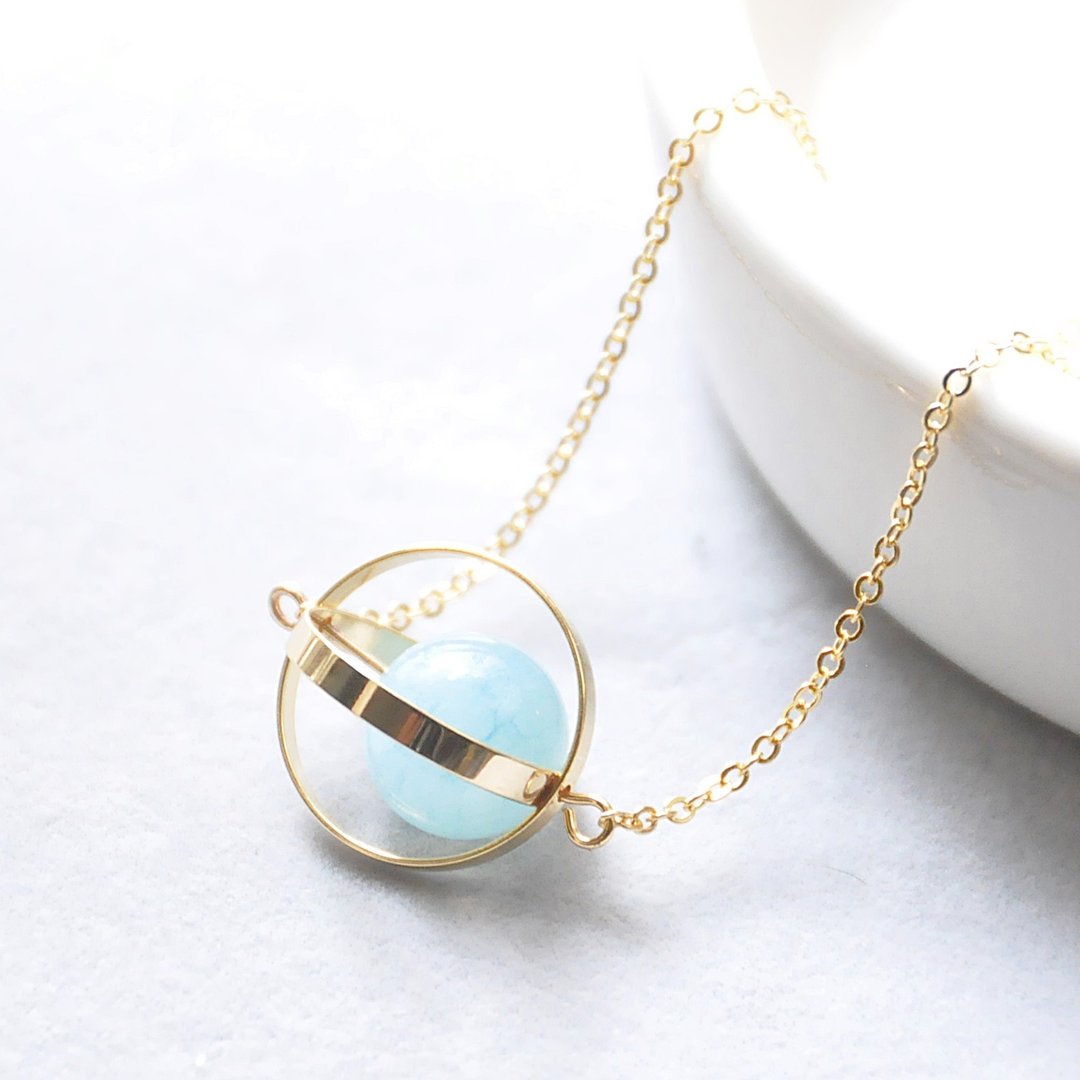 海洋星球。宇宙。金环。海蓝宝。项链 Ocean Blue Planet。Galaxy。Golden Ring。Aquamarine。Necklace。生日礼物。闺蜜礼物。姐妹礼物 - 颈链 - 宝石 蓝色