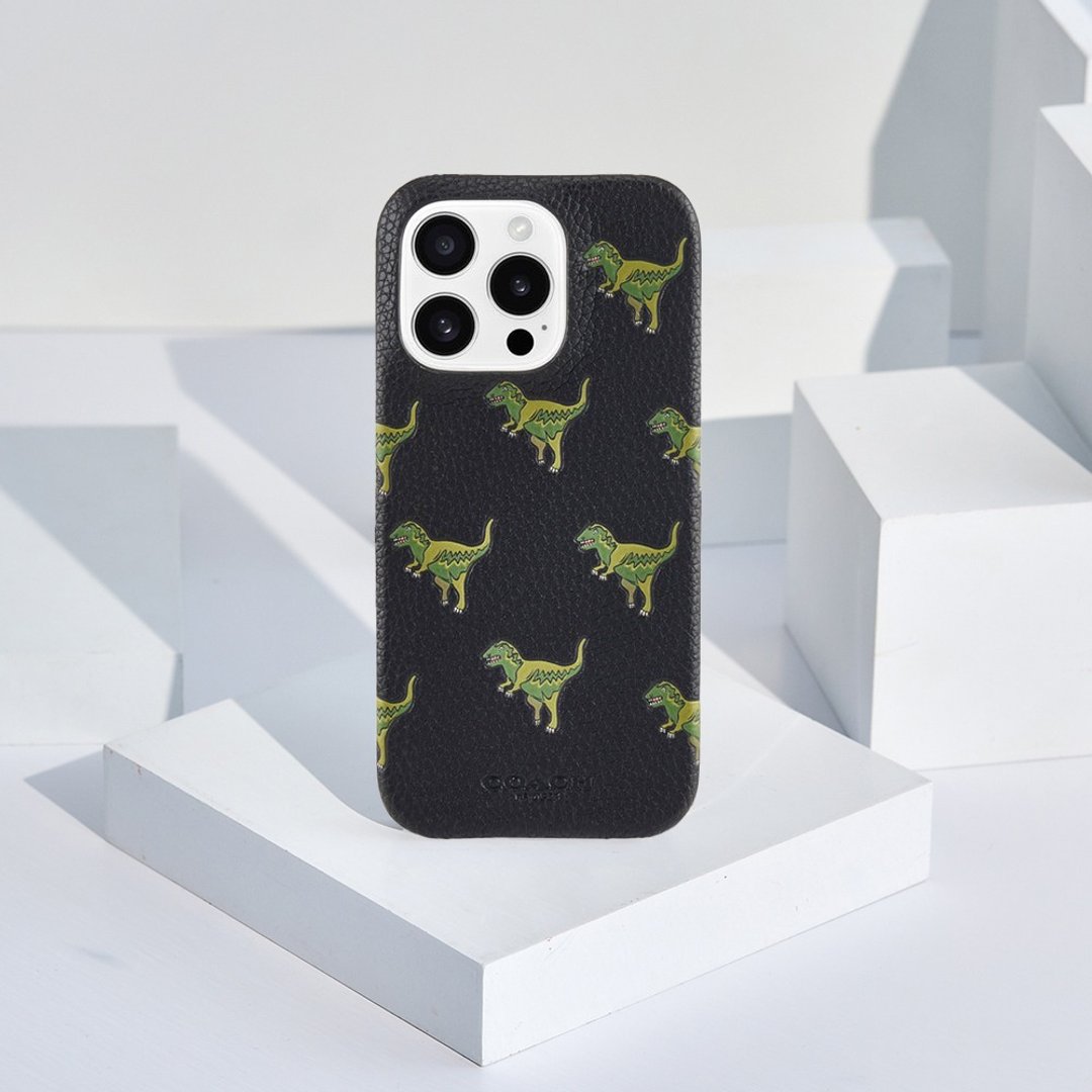 【COACH】iPhone 16 系列 精品防摔手机壳 黑色小恐龙 - 手机壳/手机套 - 其他材质 黑色