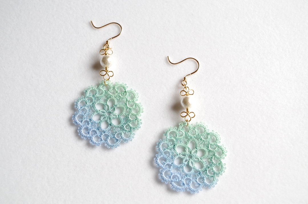 Tatting and cotton pearl earrings<forest and lake> - 耳环/耳夹 - 棉 蓝色