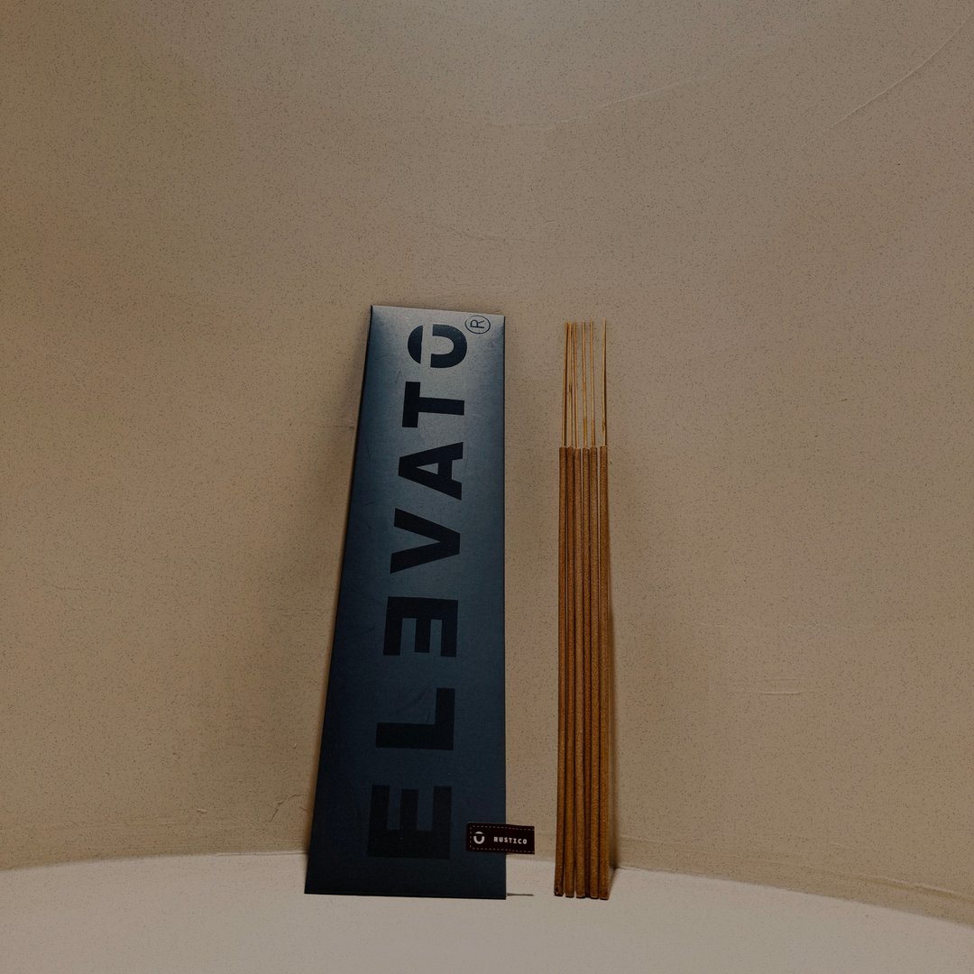 Elevato.t香氛线香-RUSTICO 烟熏皮革调 - 香薰/精油/线香 - 竹 咖啡色