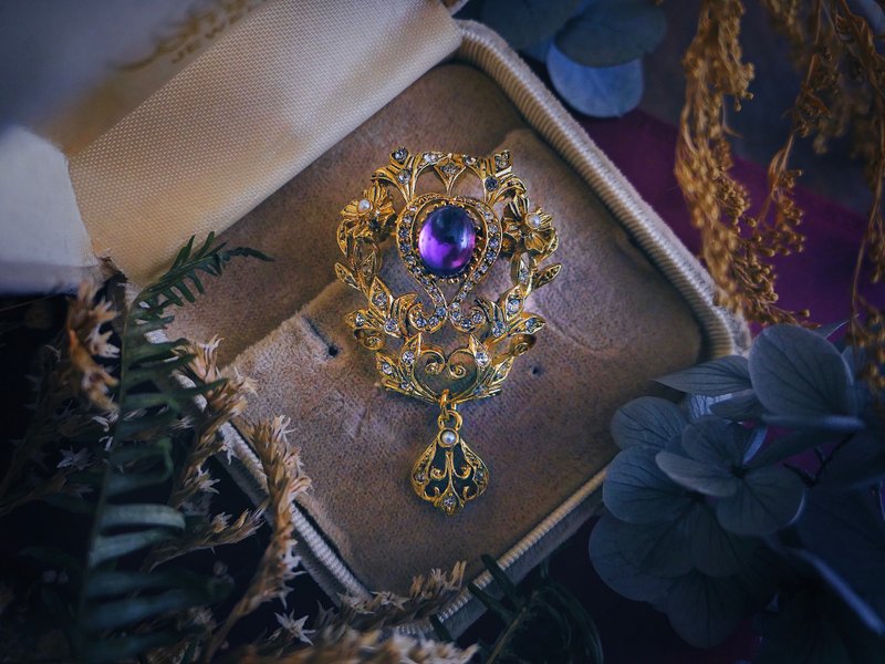 Sphinx 复古盛宴紫水晶胸针・英国古董饰品 Vintage Jewelry - 胸针 - 其他金属 