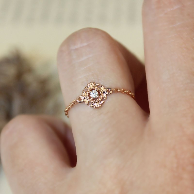 【蕾丝雕花】18K 日系典雅雕花单钻链戒 钻石链戒 雕花单钻链戒 - 戒指 - 贵金属 金色