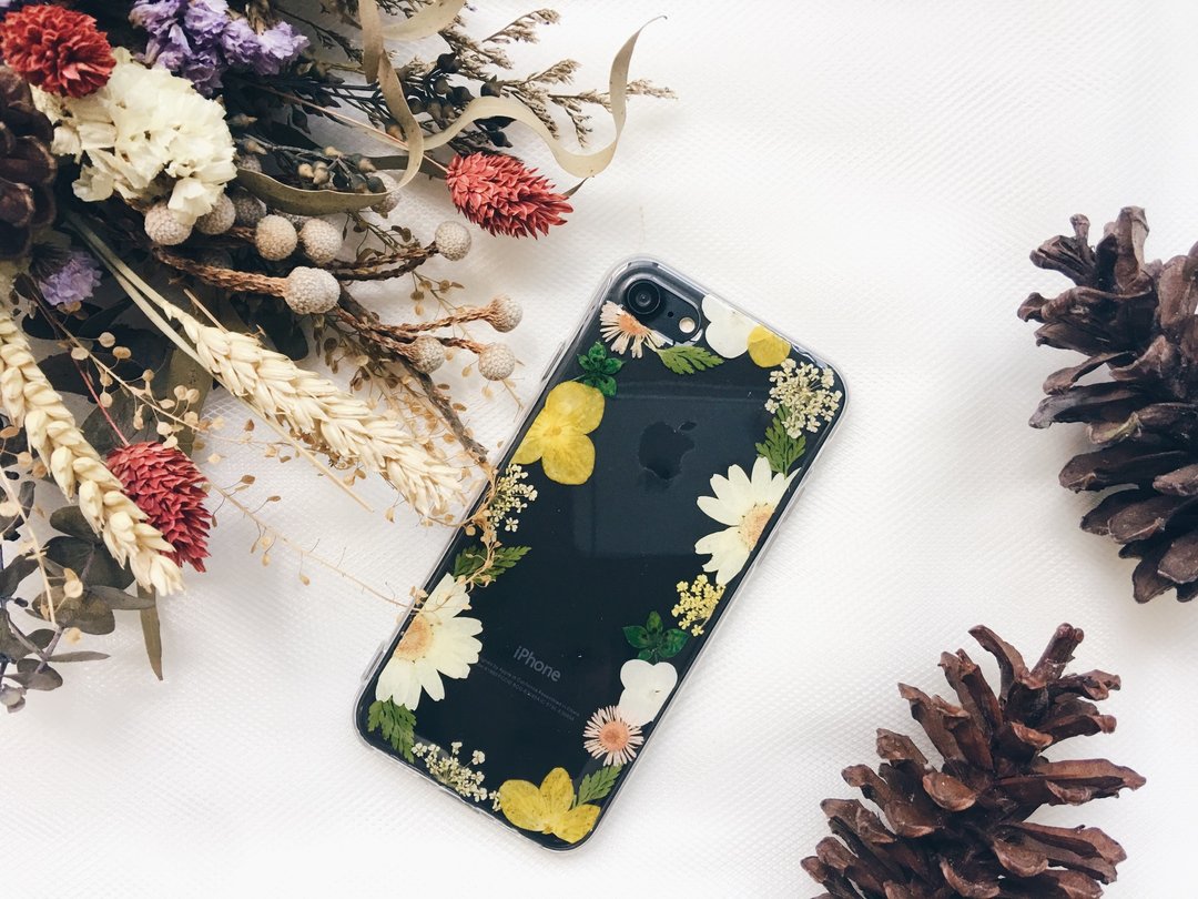 Flower Frame • Handpressed Flower Phone Case - 手机壳/手机套 - 植物．花 黄色