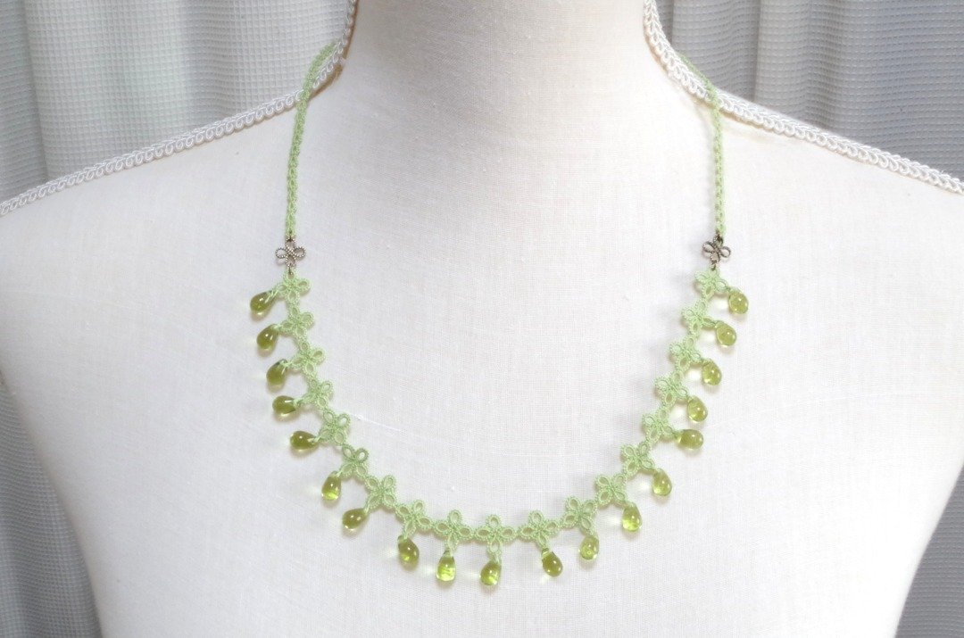 Tatting lace and Czech beads necklace olive - 项链 - 棉 绿色