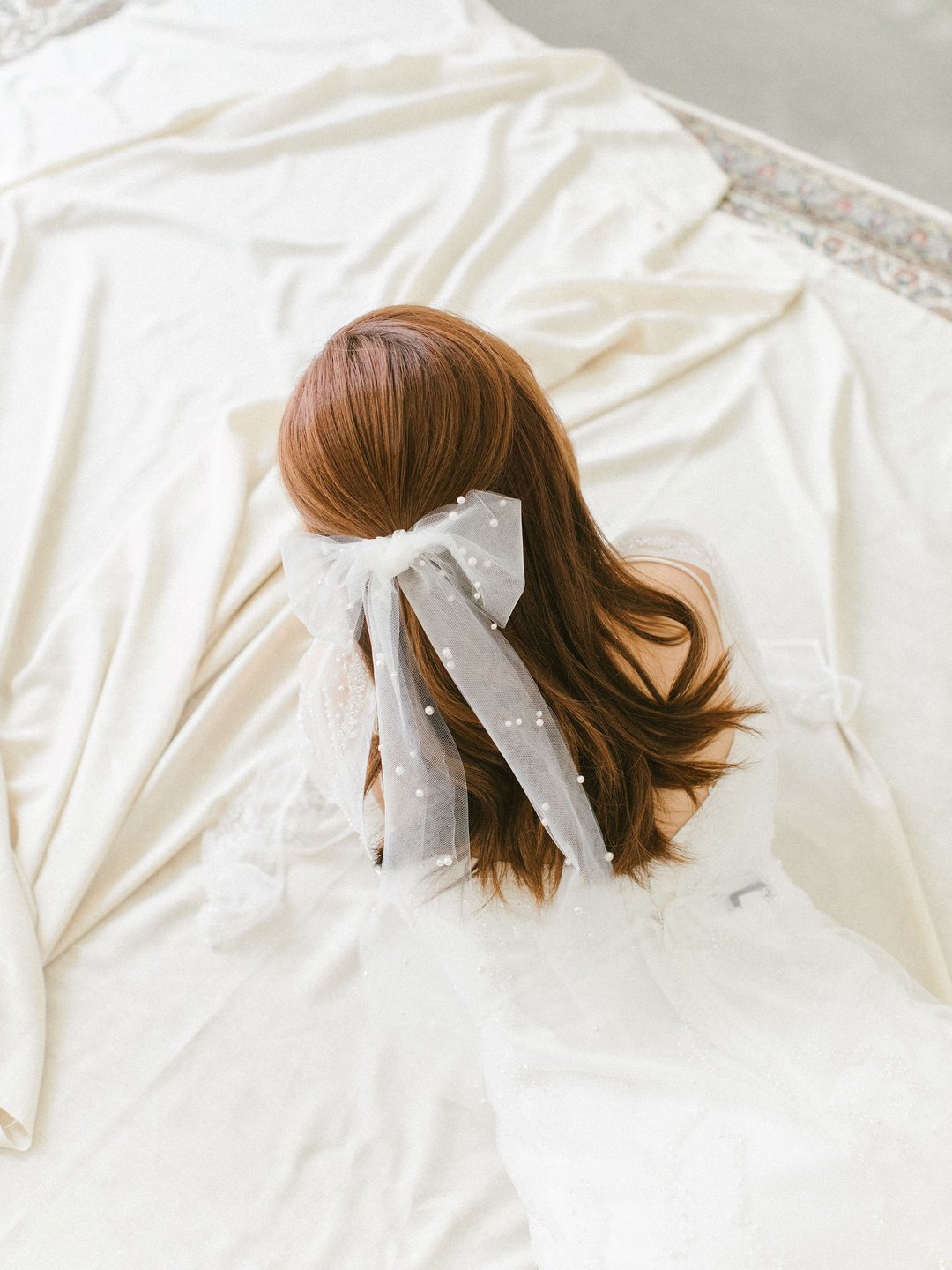 Pearl Tulle Bow Barrette - 手工珍珠轻纱蝴蝶发夹 - 发饰 - 其他材质 白色