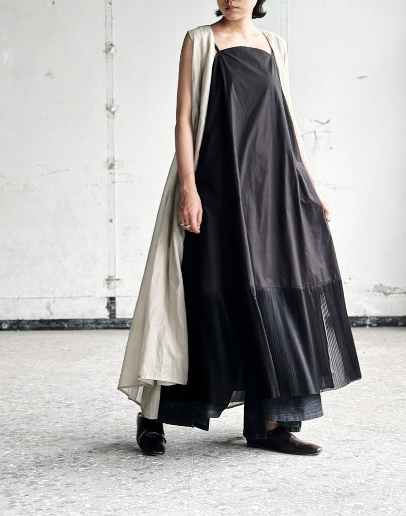 川 衣 WEAR BEING  细肩衬裙洋装 米色.黑色 - 洋装/连衣裙 - 棉．麻 黑色