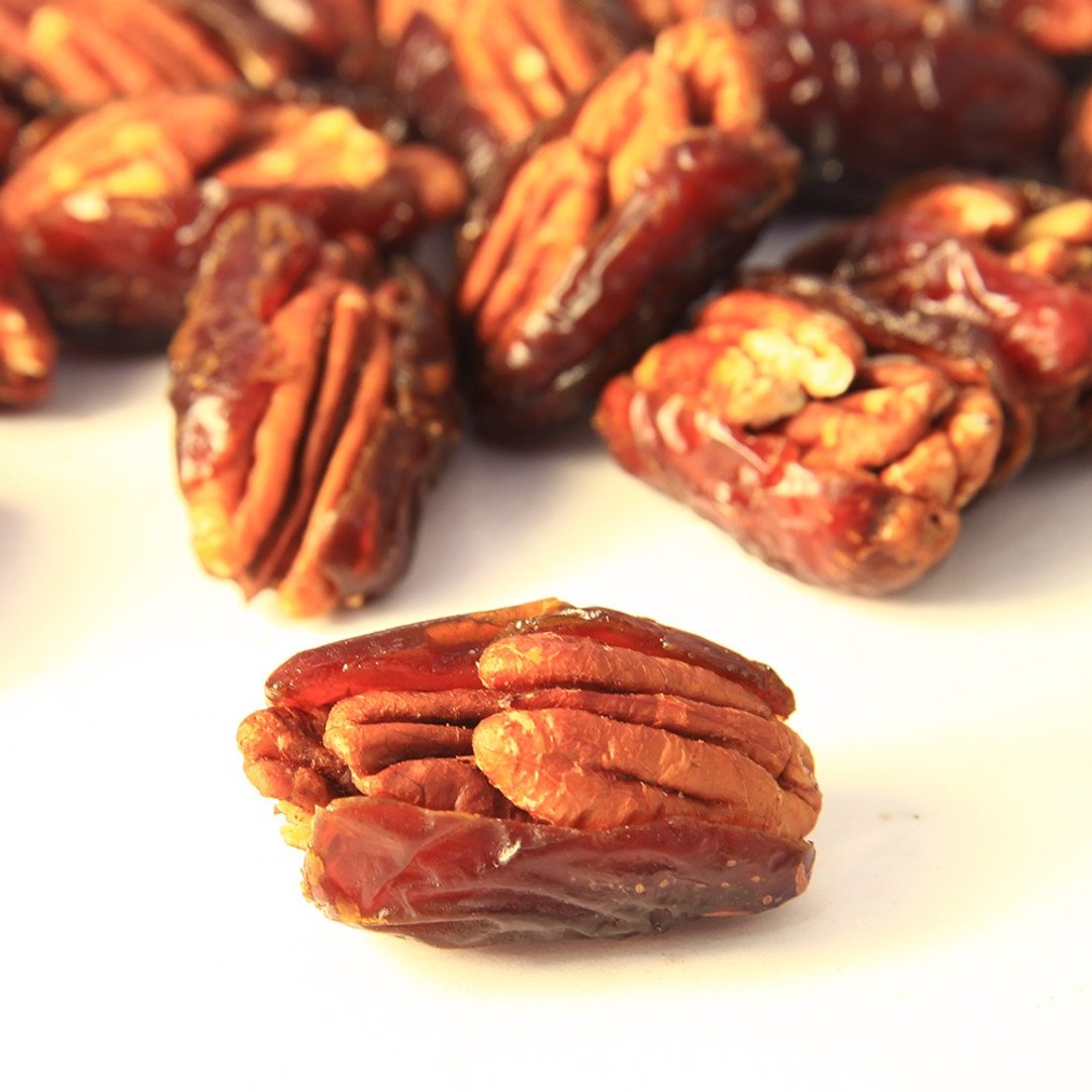 特斯堤胡桃枣 Pecan Dates / 220g 盒装 - 坚果 - 纸 红色