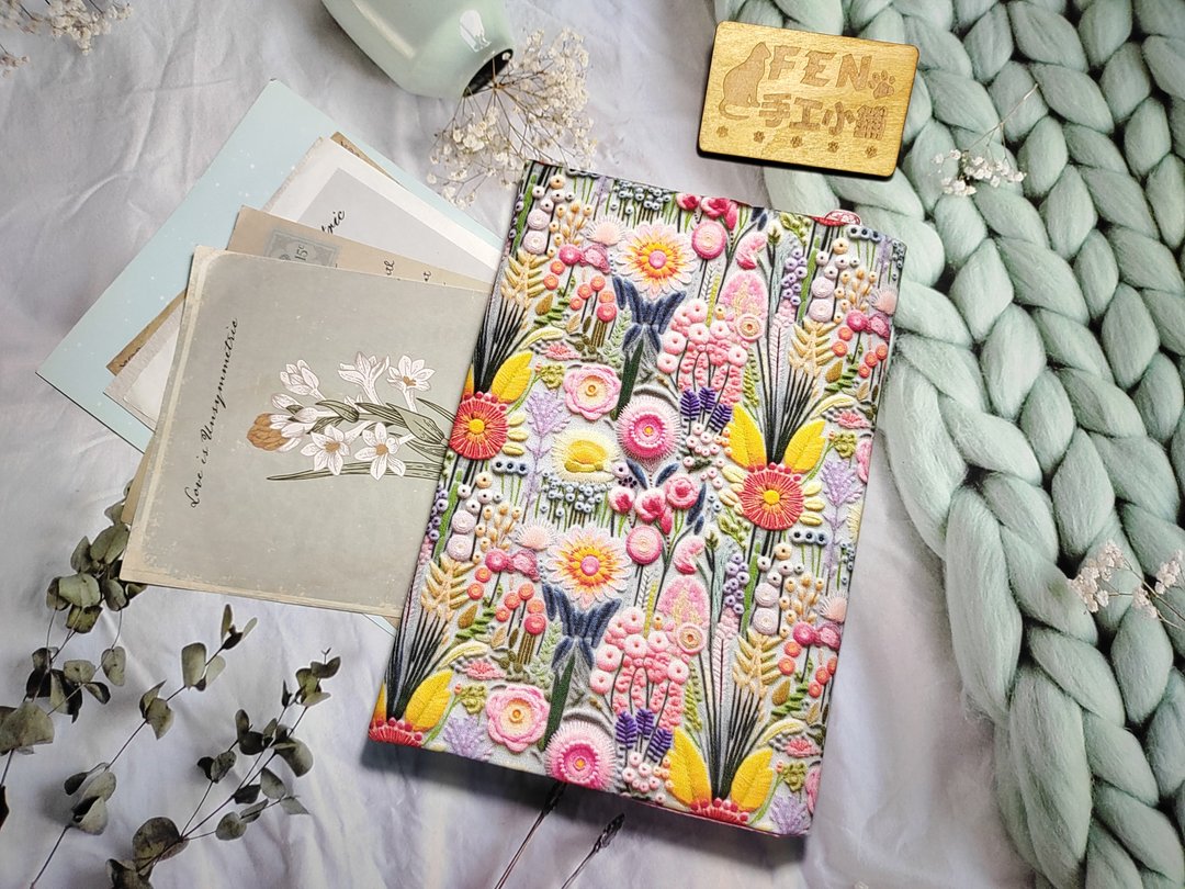 绣画系列-薄棉布料奇幻花绣花布书套-布书套-布书衣可适用A5-25K - 书衣/书套 - 棉 