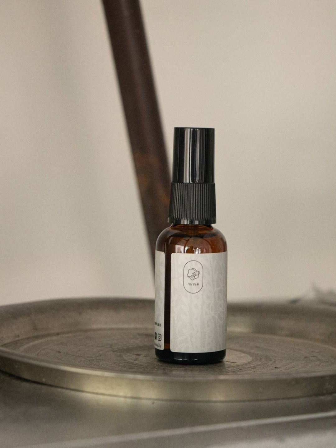 【 气味周边】30ML茶/山韵薄荷红玉体香喷雾 - 香水/香膏 - 玻璃 透明