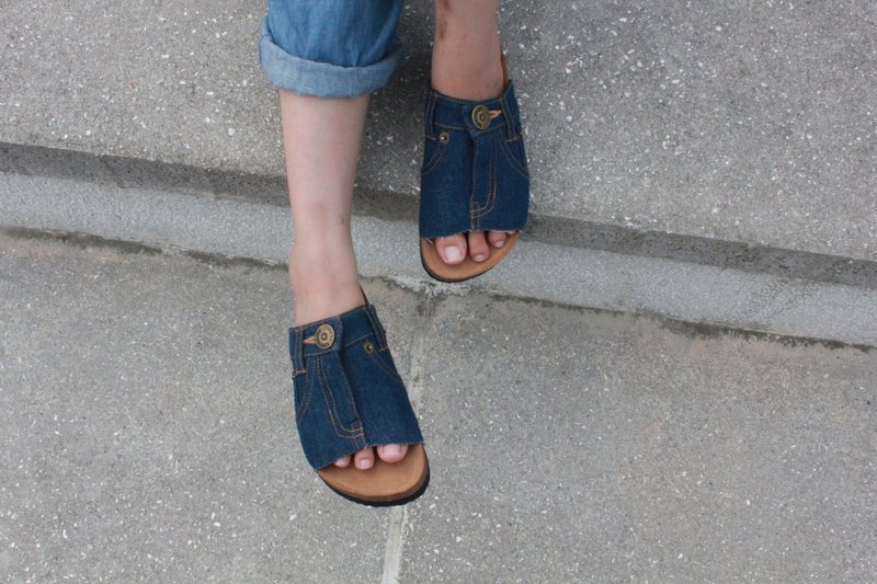 【爱链牛仔 勃肯鞋凉鞋真皮鞋垫丹宁/牛仔布/牛仔裤/情侣鞋/牛皮 - 男女凉鞋 - 真皮 蓝色