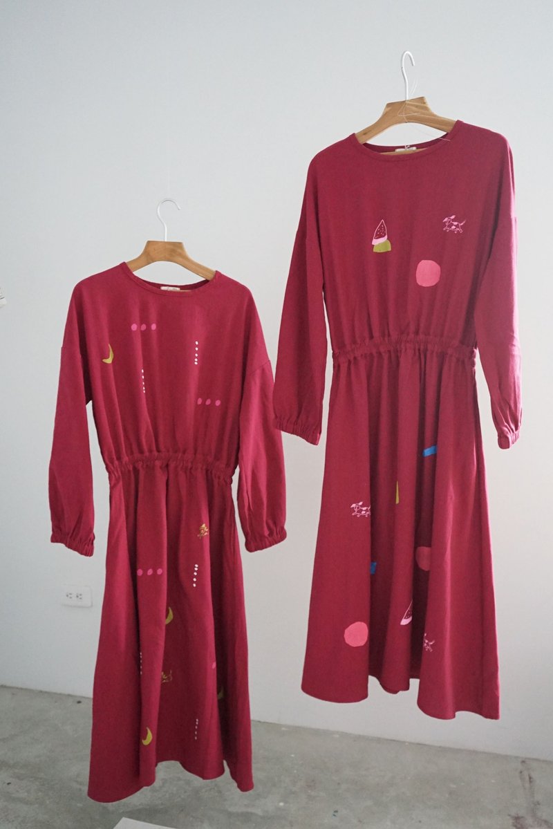 小狗、岩石、星星漂亮酒红色长袖松紧腰洋装 - 洋装/连衣裙 - 棉．麻 红色