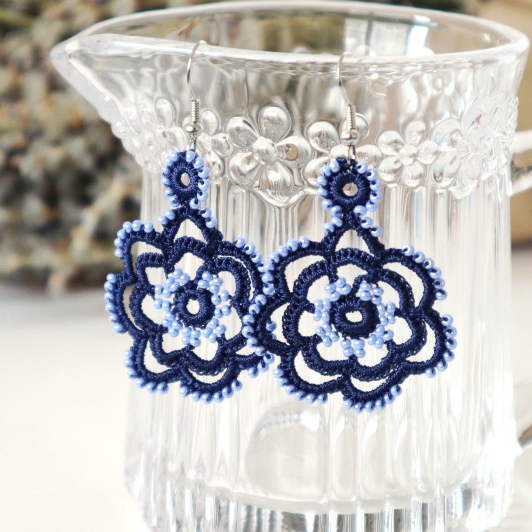 OYA crochet Earrings -ROSE- Indigo - 耳环/耳夹 - 绣线 蓝色