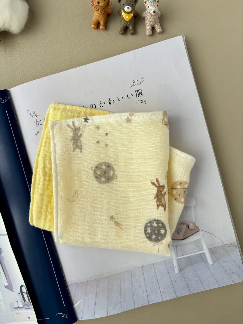 【棉纱手帕】兔子小星球 纯棉纱 四重纱 - 围嘴/口水巾 - 棉．麻 白色