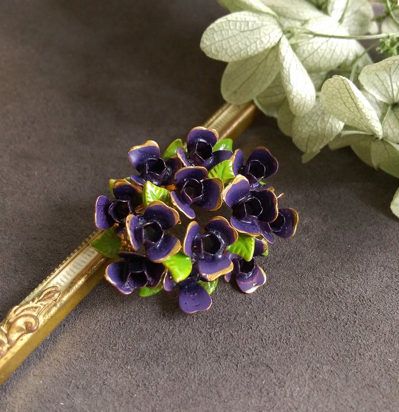 奥地利制 立体玫瑰花簇别针 - 深紫绿叶。西洋古董饰品 - 胸针 - 其他金属 金色