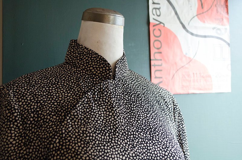 茶棕裂纹碎花早期手工订制古董旗袍钟情绸缎庄 | vintage莞洱古着 - 洋装/连衣裙 - 聚酯纤维 