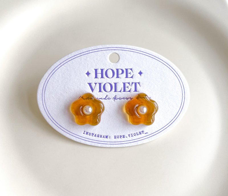 琥珀色珍珠花朵耳环- Dear One - 耳环/耳夹 - 树脂 橘色