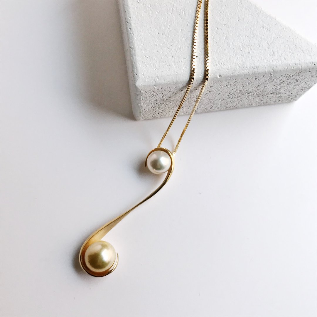South Sea Pearl WAVE Necklace GOLD Color - 项链 - 其他金属 金色