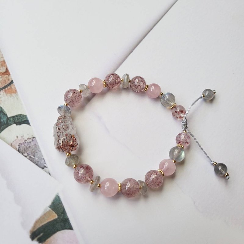 咬钱神兽/招财/桃花/贵人~超七貔貅拉长石草莓晶粉晶手链 - 手链/手环 - 水晶 