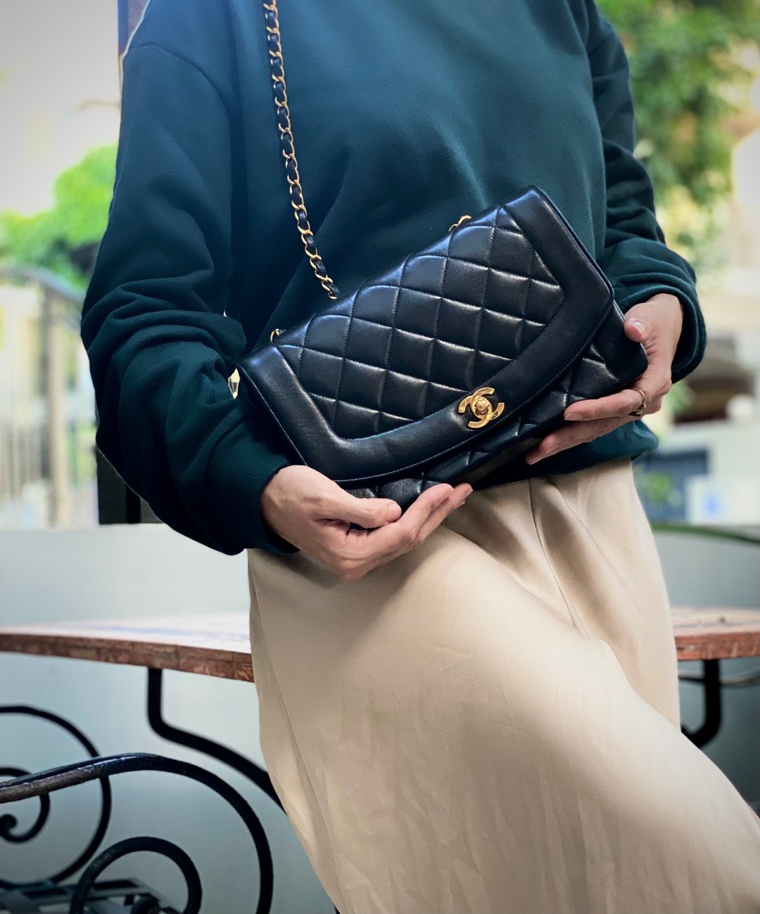 Chanel 黛妃包 M号 经典款 绝版品 标卡包装齐全罕见 - 侧背包/斜挎包 - 真皮 黑色