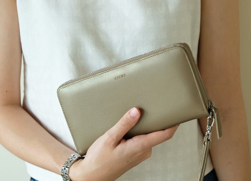 MeLLow - Round Zip Wallet - Bronze - 皮夹/钱包 - 真皮 卡其色