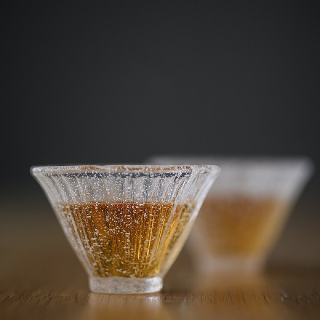 闻说|日式冰冻气泡琉璃花瓣杯 - 茶具/茶杯 - 玻璃 白色