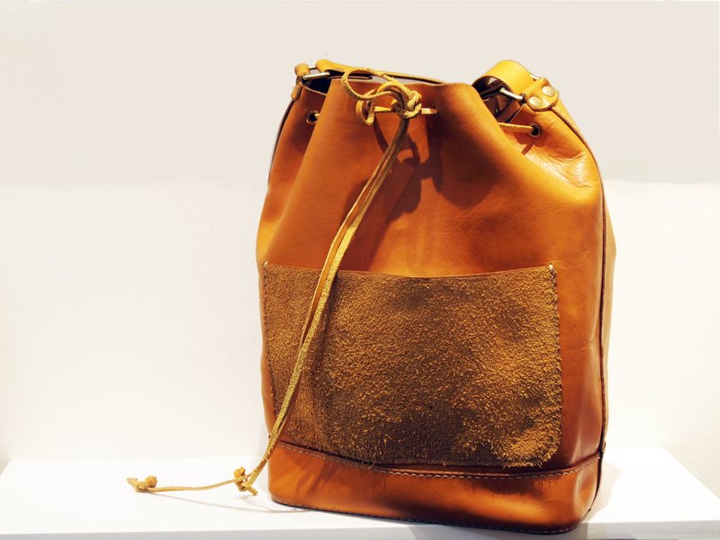 有容乃大 水桶包 - 侧背包/斜挎包 - 真皮 橘色