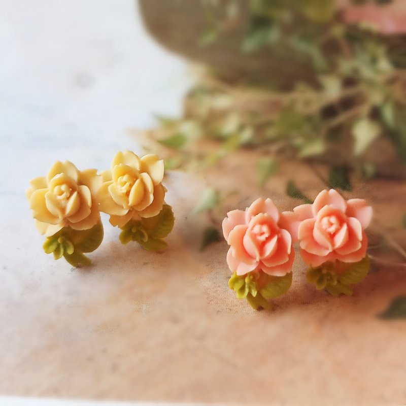 树脂小玫瑰花耳环 EAR-014 - 耳环/耳夹 - 树脂 粉红色