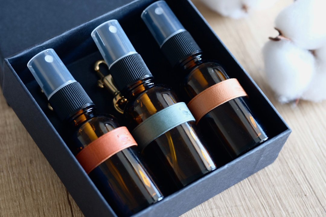 防疫用品 | 酒精喷雾瓶3入礼盒组【 有伸缩拉扣 / 可选色 】 - 衣物清洁 - 真皮 多色
