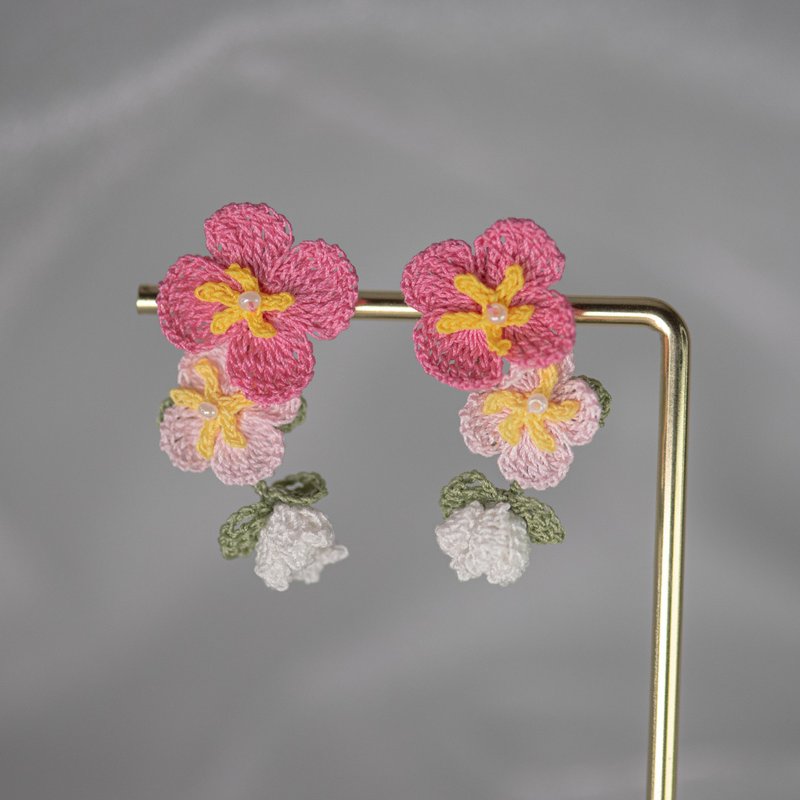 【春日诗语】 耳环 微钩 针织 花 耳饰 耳夹 手作 2WAY 定制 耳针 - 耳环/耳夹 - 绣线 粉红色