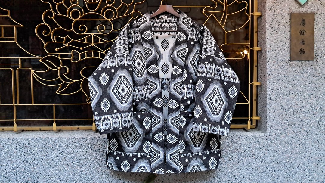 AMIN'S SHINY WORLD 几何印地安大图腾闪金提花KIMONO - 男装外套 - 棉 多色
