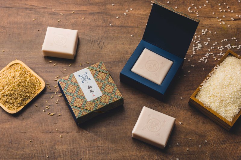 稻埕时光经典米萃皂 . 燕麦精华滋润【大春炼皂DACHUN】120g - 肥皂/手工皂 - 新鲜食材 蓝色