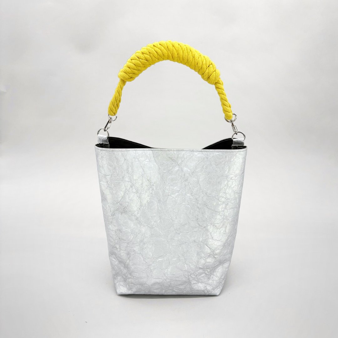【东京出品】环保特殊材质绳带单肩包 银 × 黄 - 侧背包/斜挎包 - 防水材质 银色