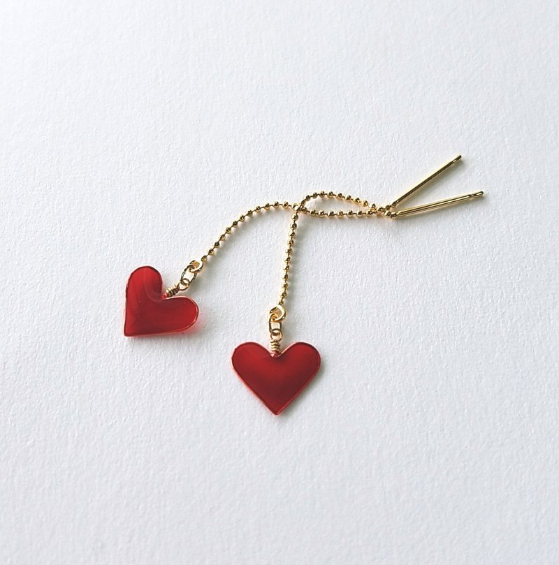 mini heart pierced earrings or clip-on earrings red - 耳环/耳夹 - 树脂 红色